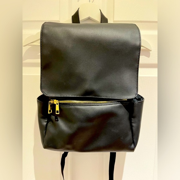 🖤Legato Largo Black Faux Leather Backpack🖤 - Picture 1 of 4